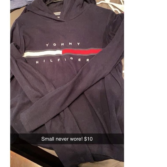 Size small Tommy Hilfiger hoodie - Picture 1 of 2